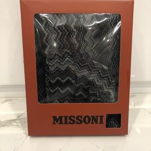Missoni gift set, hat and scarf.